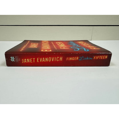 Finger Lickin' Fifteen by Janet Evanovich (Paperback)