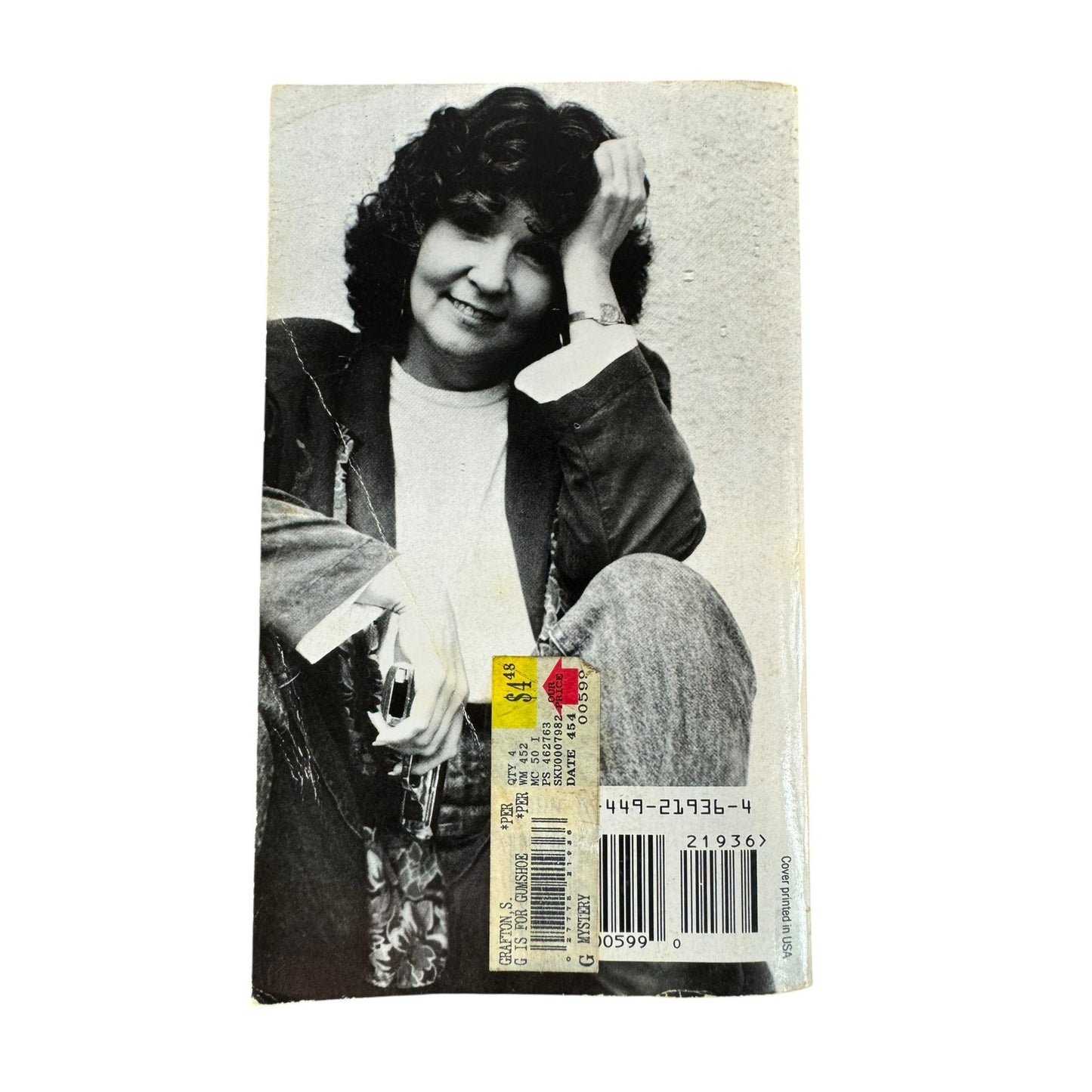 G is for Gumshoe by Sue Grafton (Paperback)
