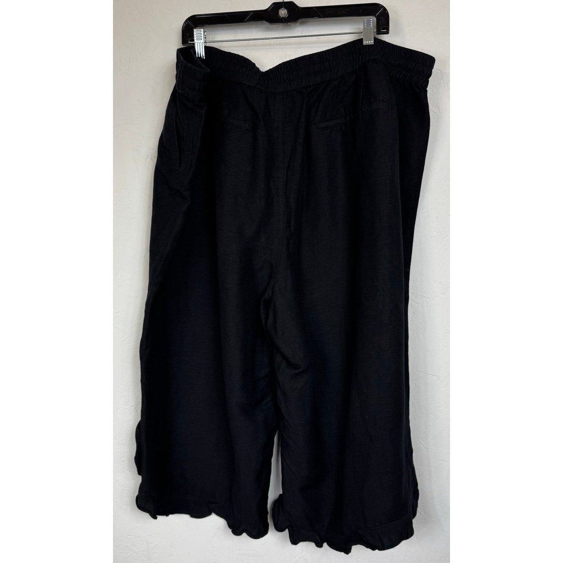 Lane Bryant Black Capri Pants Women's 26/28