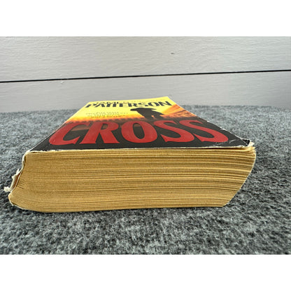 Cross by James Patterson (Paperback)
