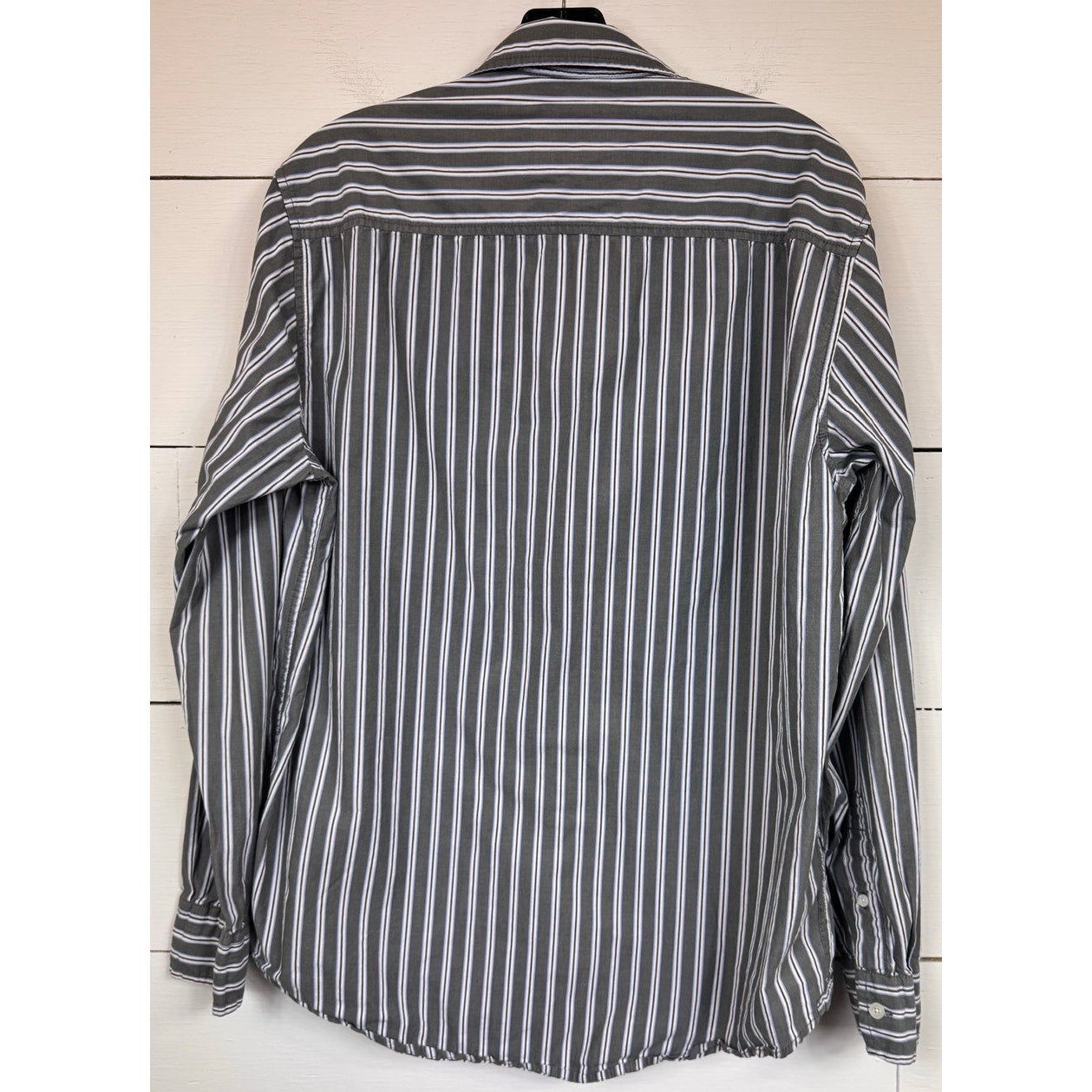 Aeropostale Gray Striped Button Up Shirt Men's Size Medium
