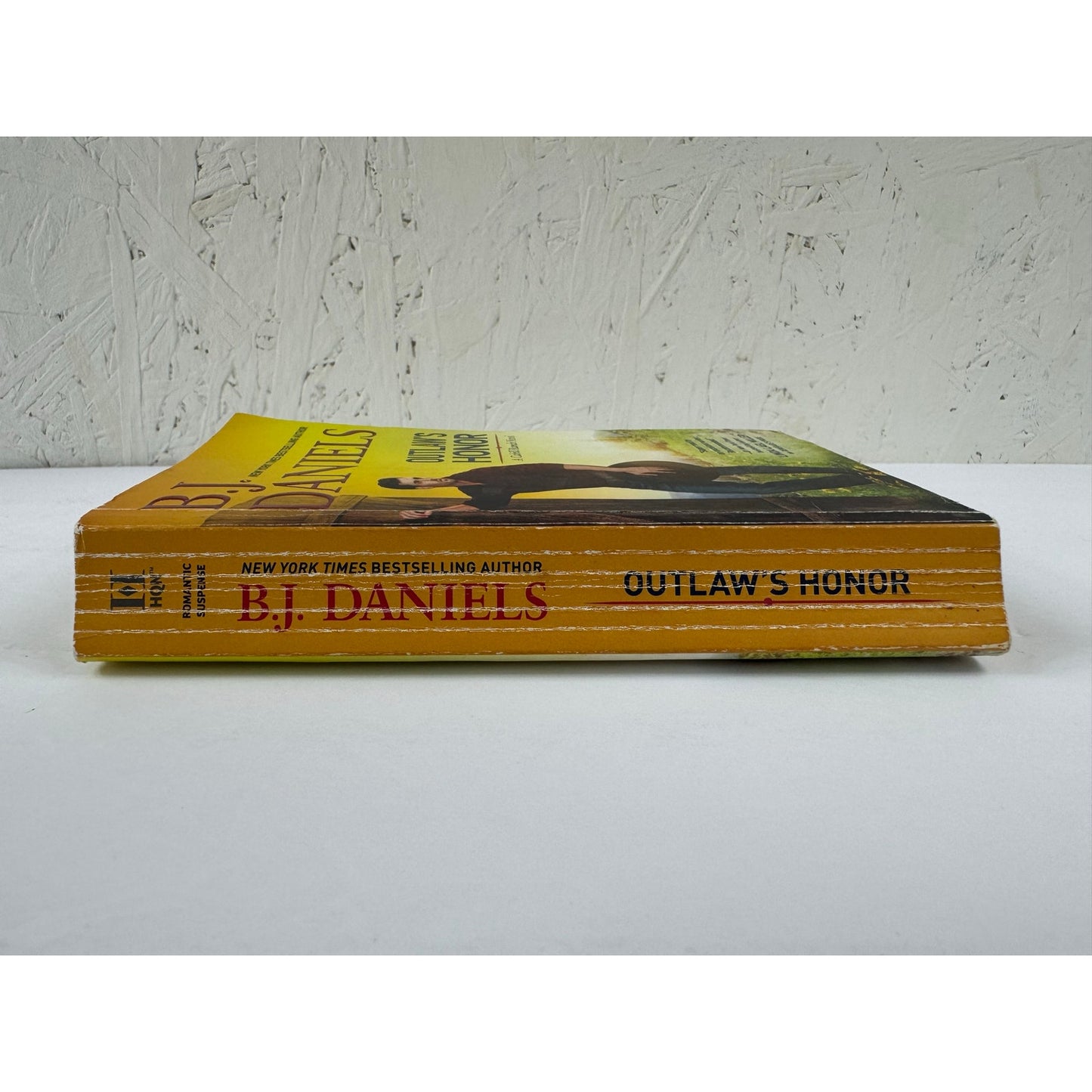 Outlaw's Honor by B.J. Daniels (Paperback)
