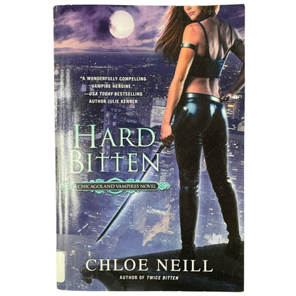 Hard Bitten by Chloe Neill (Paperback)