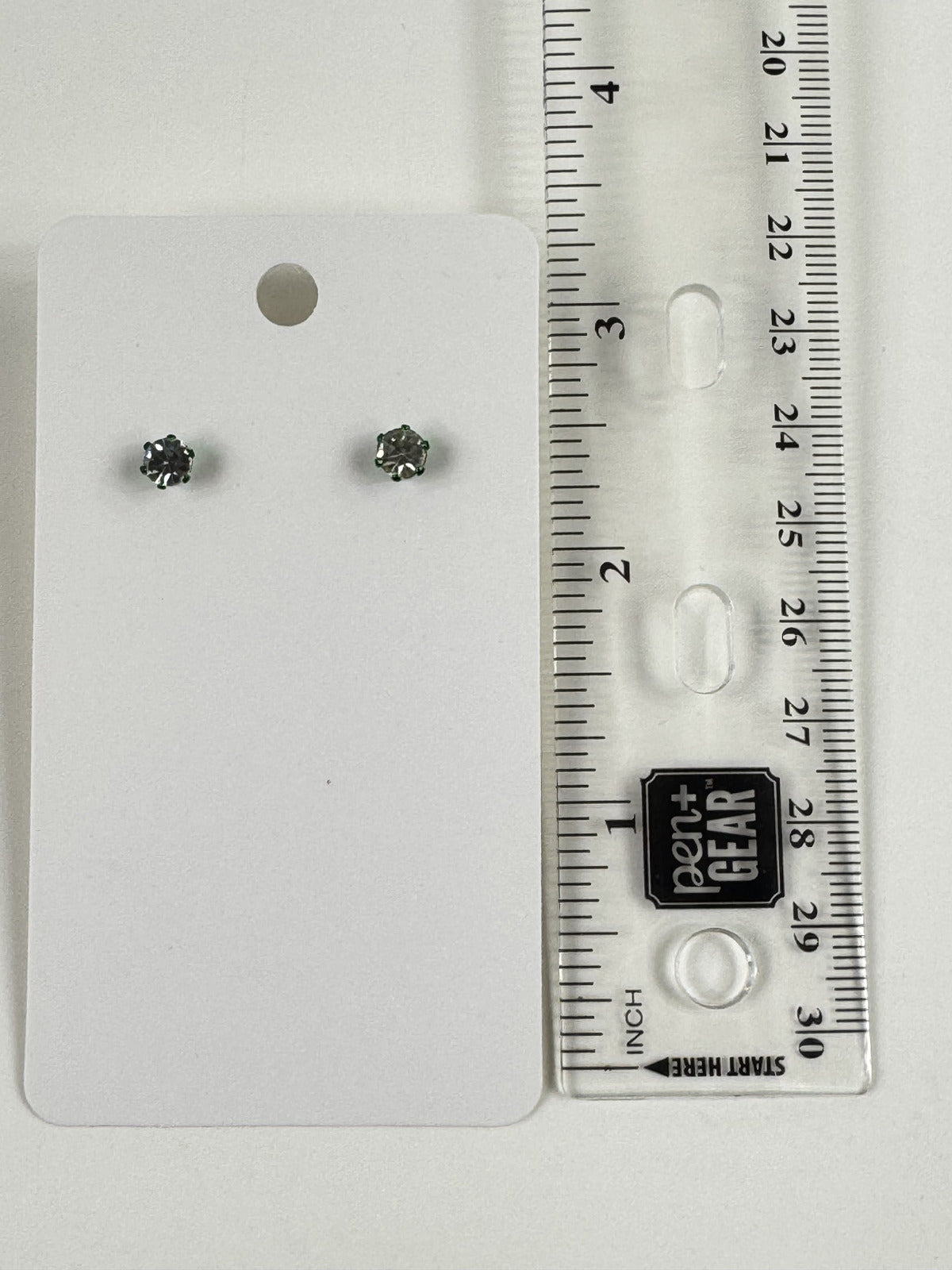 Fashion Jewelry Green Setting White Rhinestone Stud Earrings