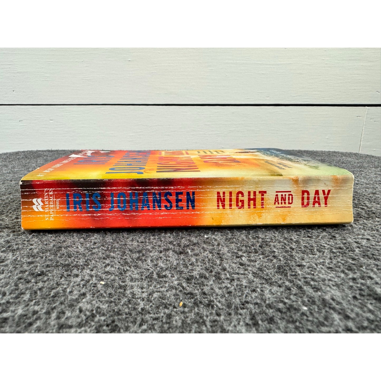 Night and Day by Iris Johansen (Paperback)