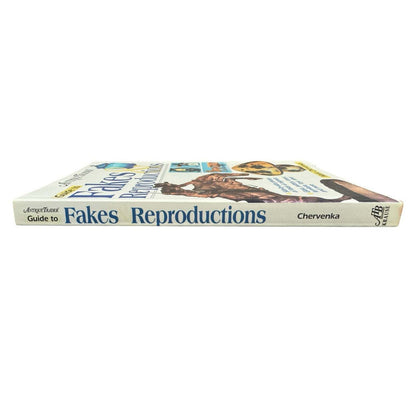 Antique Trader: Guide to Fakes & Reproductions by Mark Chervenka (Paperback)