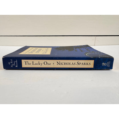 The Lucky One by Nicholas Sparks (Paperback)