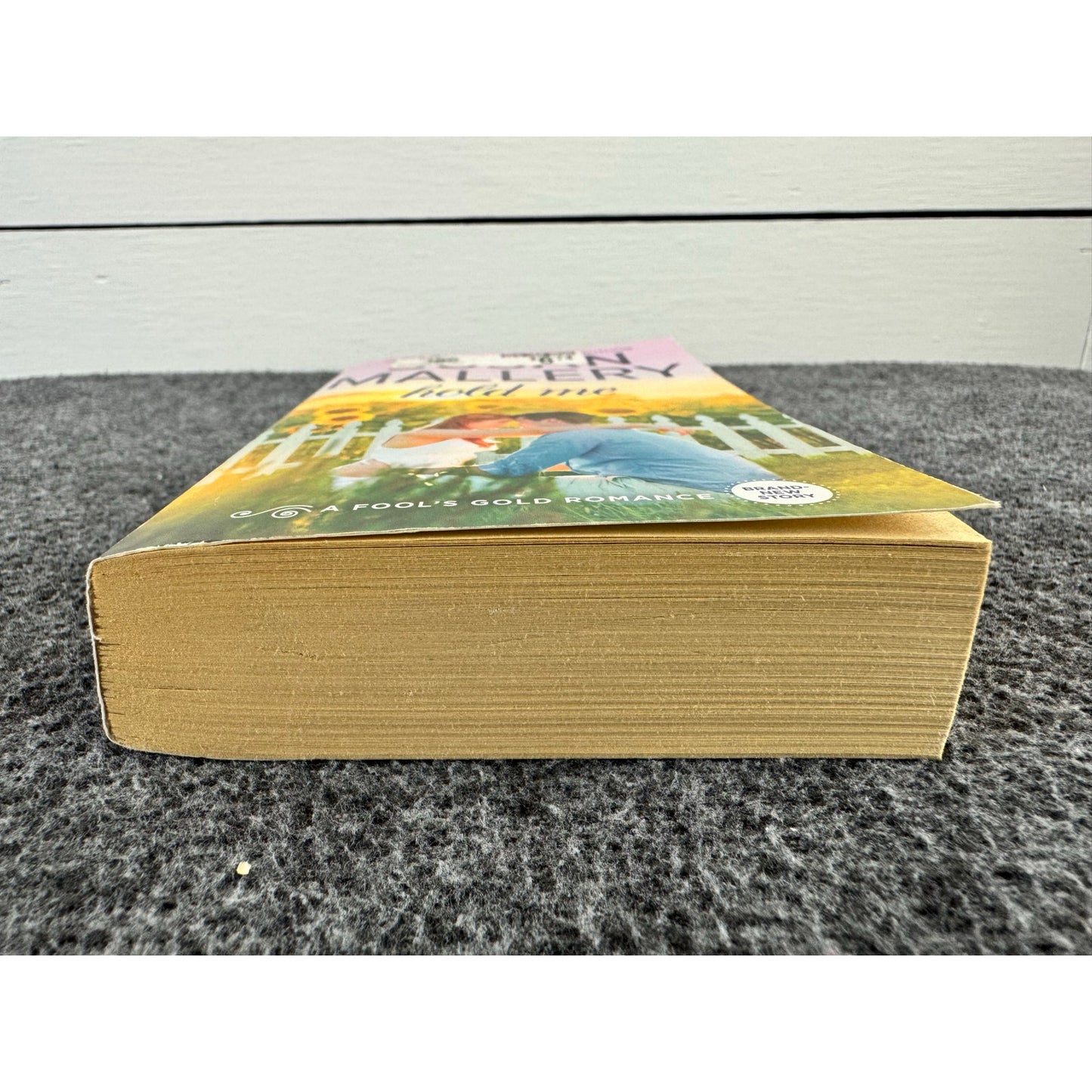 Hold Me by Susan Mallery (Paperback)