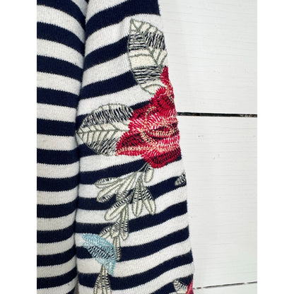 Wyld Hart Cropped Sweater Women's Size Small