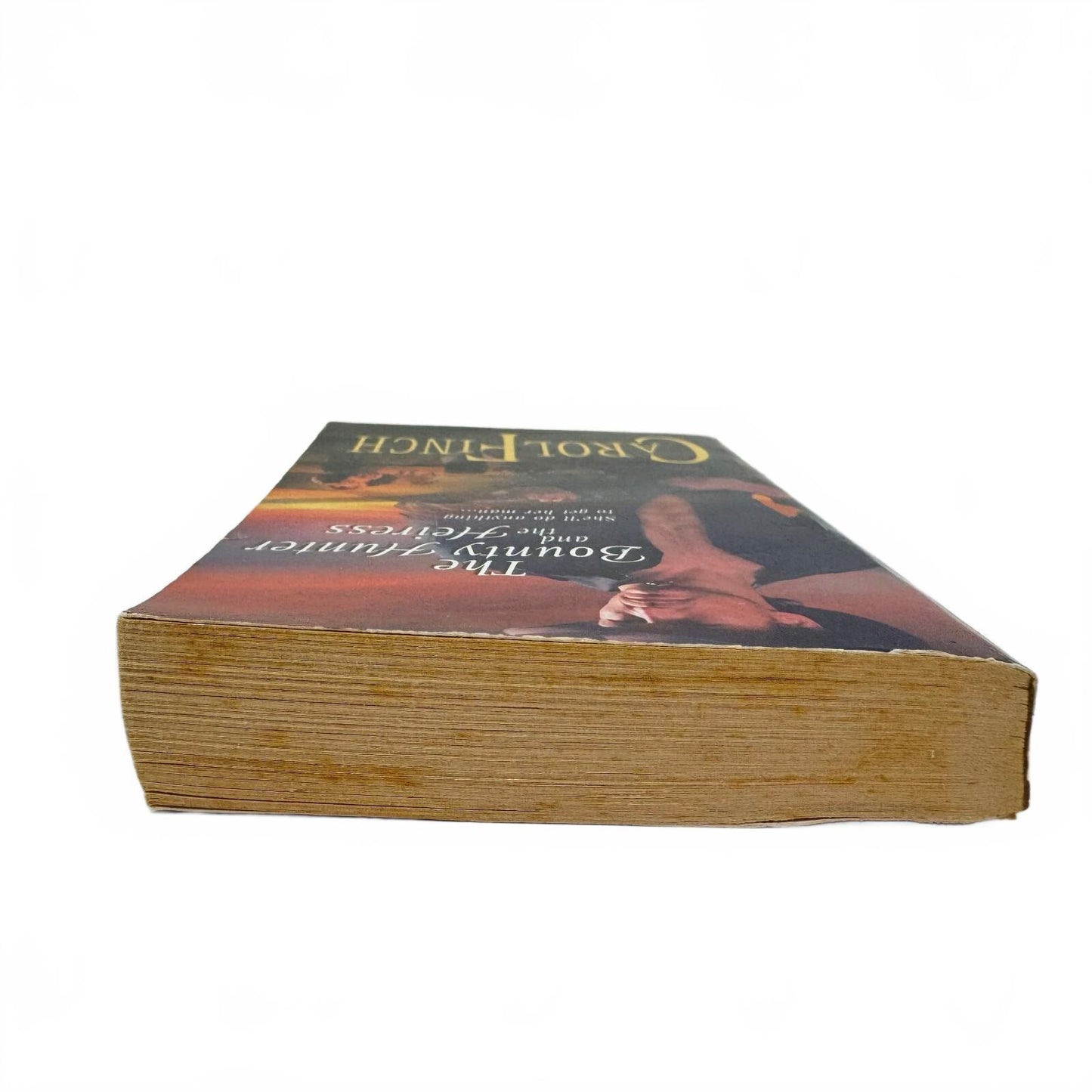 The Bounty Hunter and the Heiress by Carol Finch (paperback)