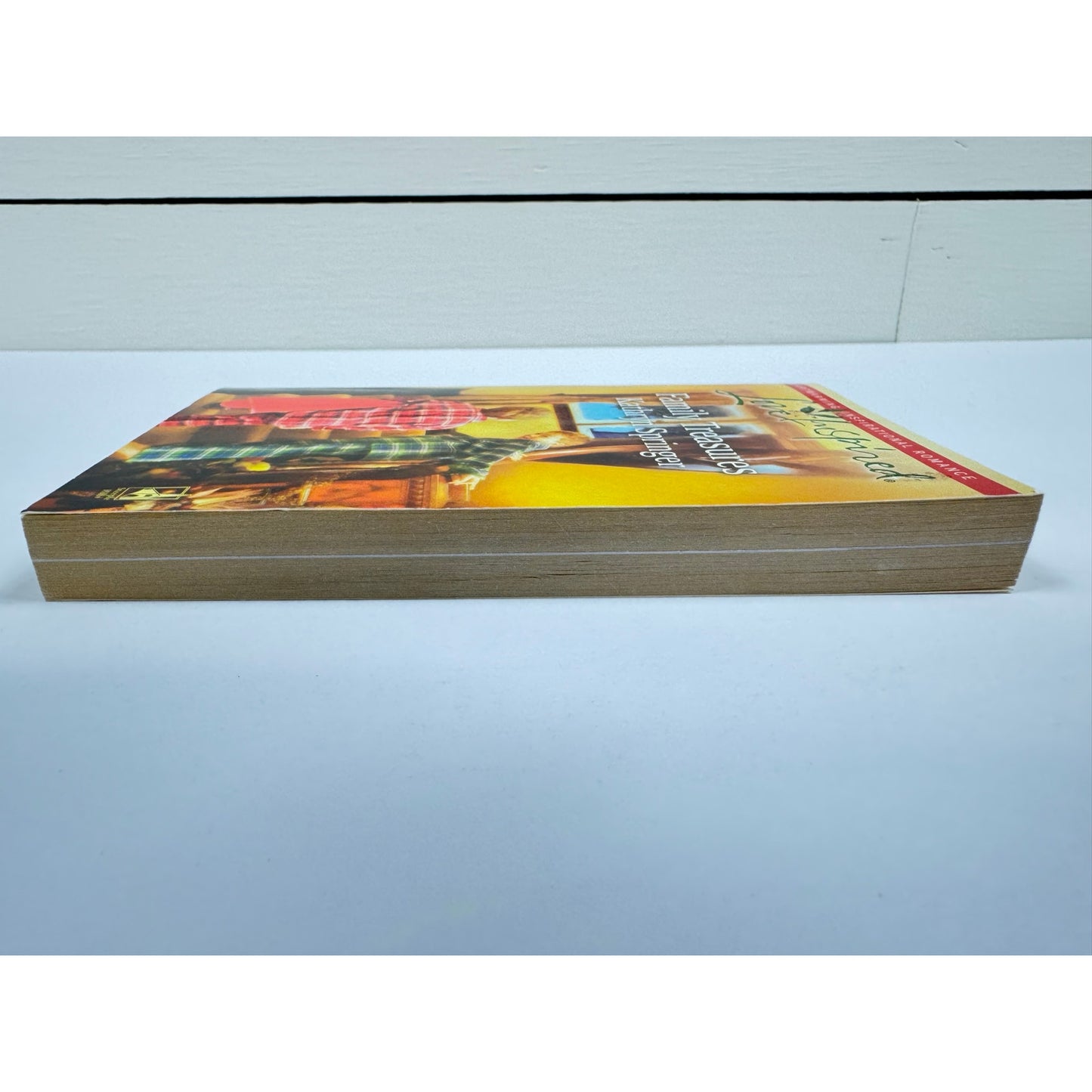 Family Treasures by Kathryn Springer (Paperback)