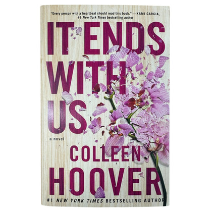 It Ends with Us by Colleen Hoover (Paperback)