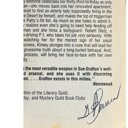 G is for Gumshoe by Sue Grafton (Paperback)