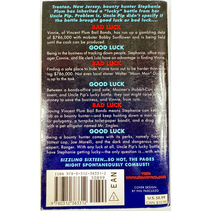 Sizzling Sixteen by Janet Evanovich (Paperback)