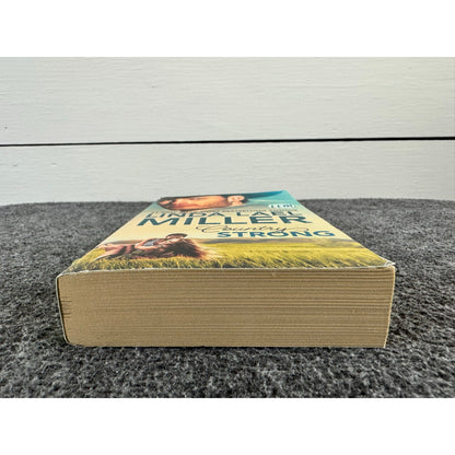 Country Strong by Linda Lael Miller (Paperback)