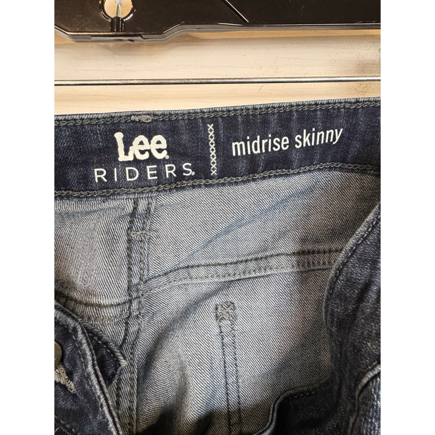 Lee Riders Mid-Rise Skinny Jeans Women's Size 20 Long