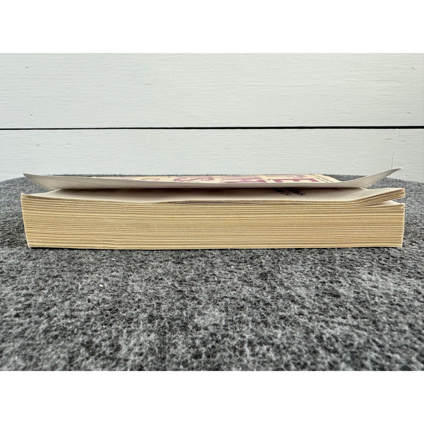 It Ends with Us by Colleen Hoover (Paperback)