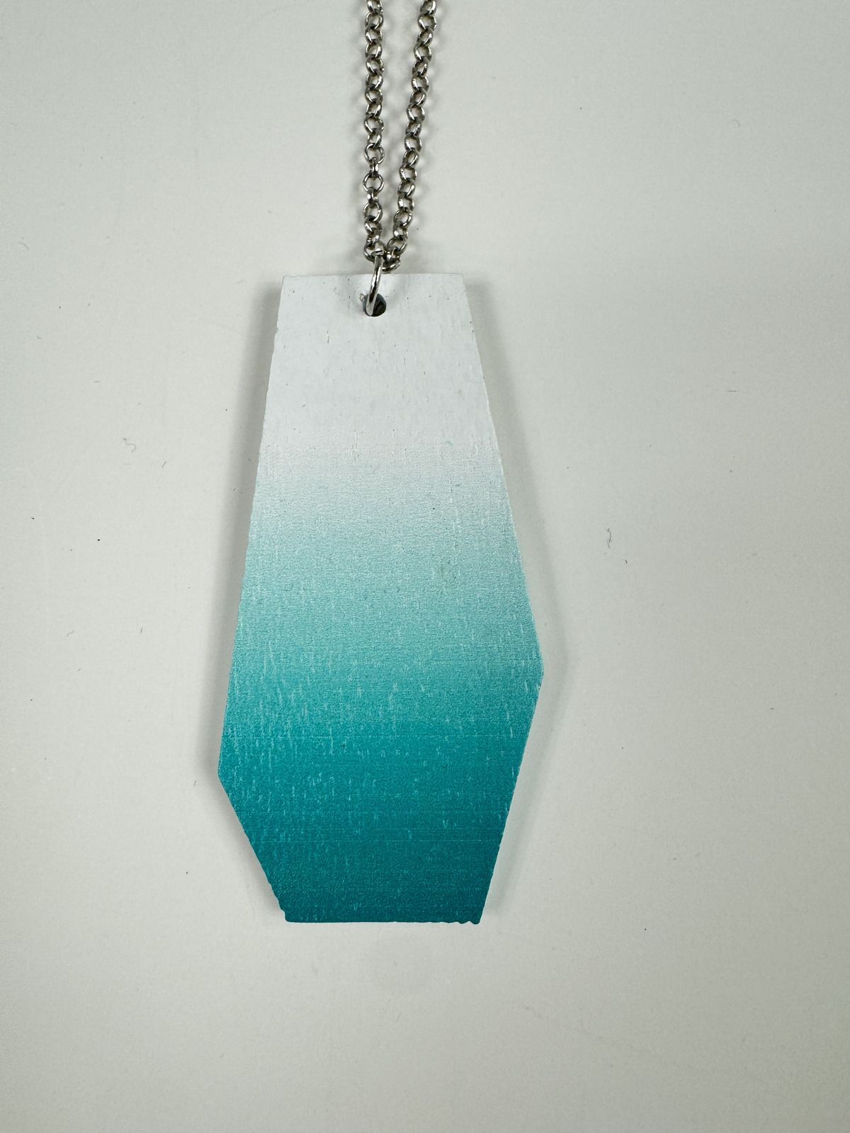 Fashion Jewelry White & Blue Wooden Pendant Silver Toned Chain Women's Necklace