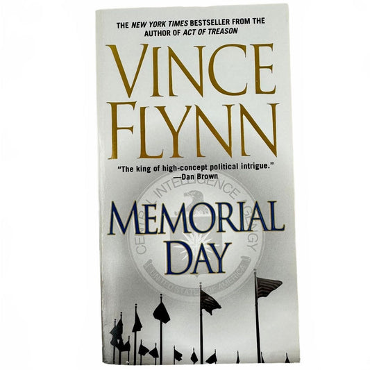 Memorial Day by Vince Flynn (paperback)