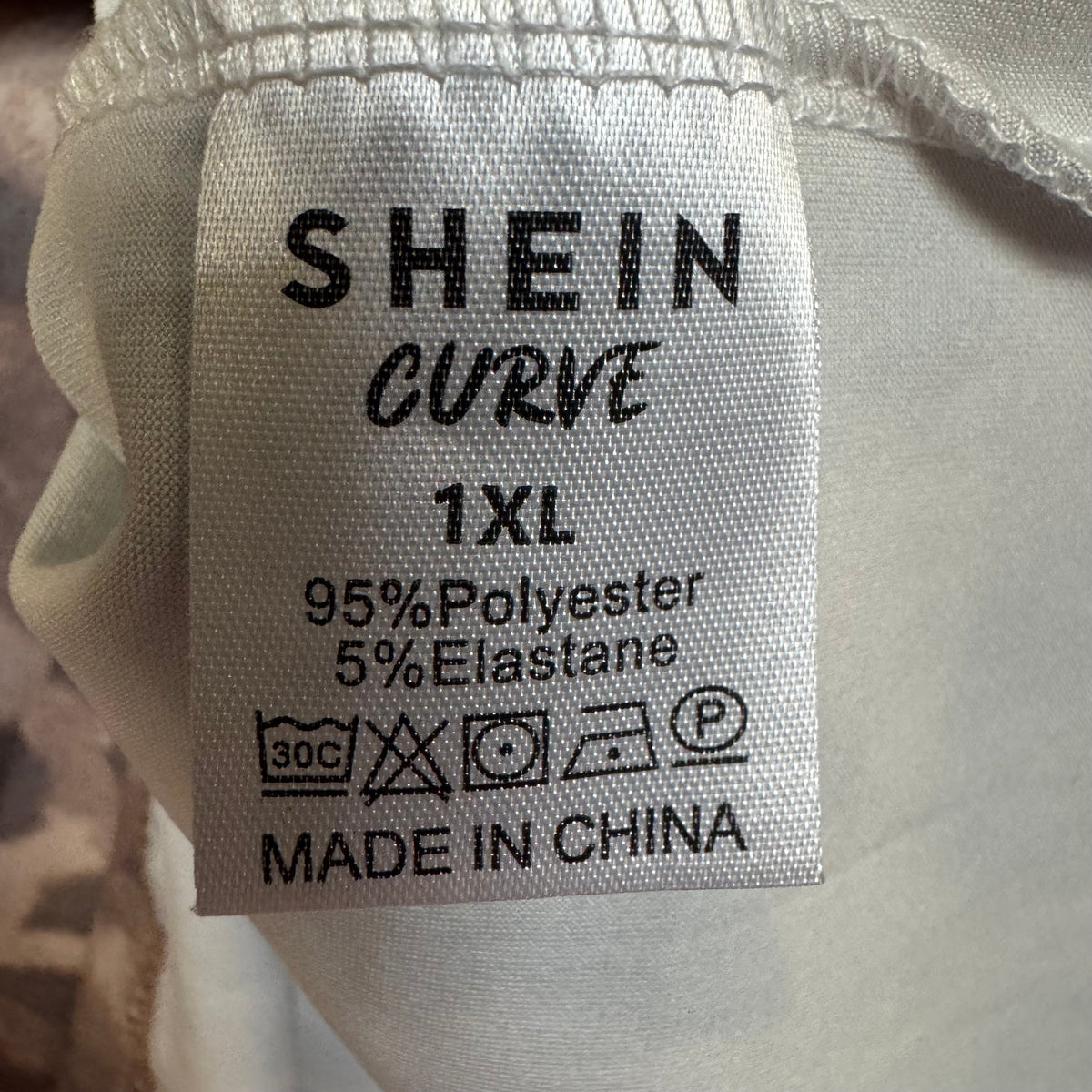 Shein Curve Women's Size 1XL Animal Print Long Sleeve Top - Image 3