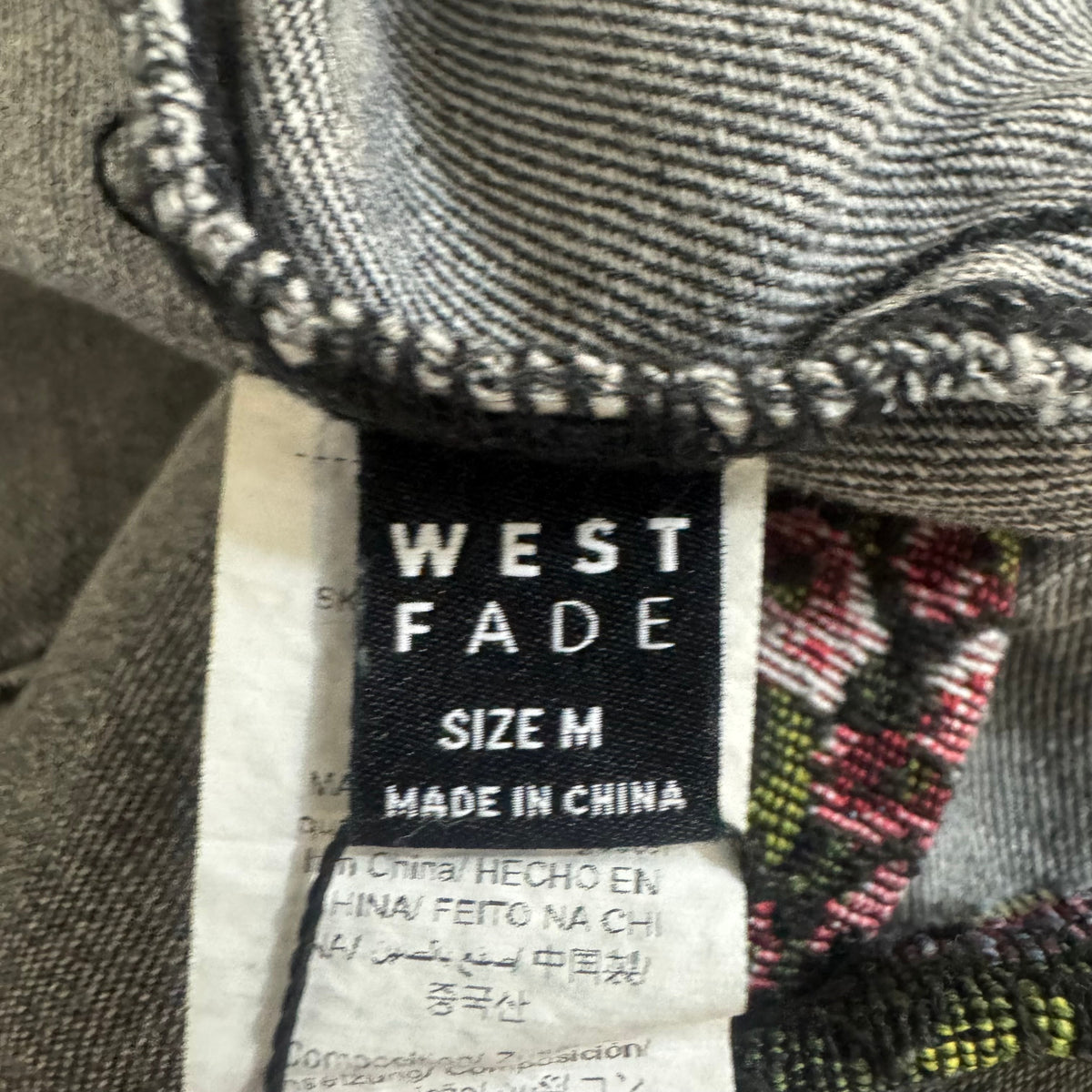 West Fade Shacket Washed Grey Denim Floral Trim Size Medium - Image 4